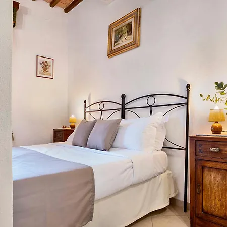 Tenuta Di Mensanello Farm stay Colle Val D'Elsa